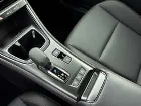 Lexus LBX (2025) thumbnail 10
