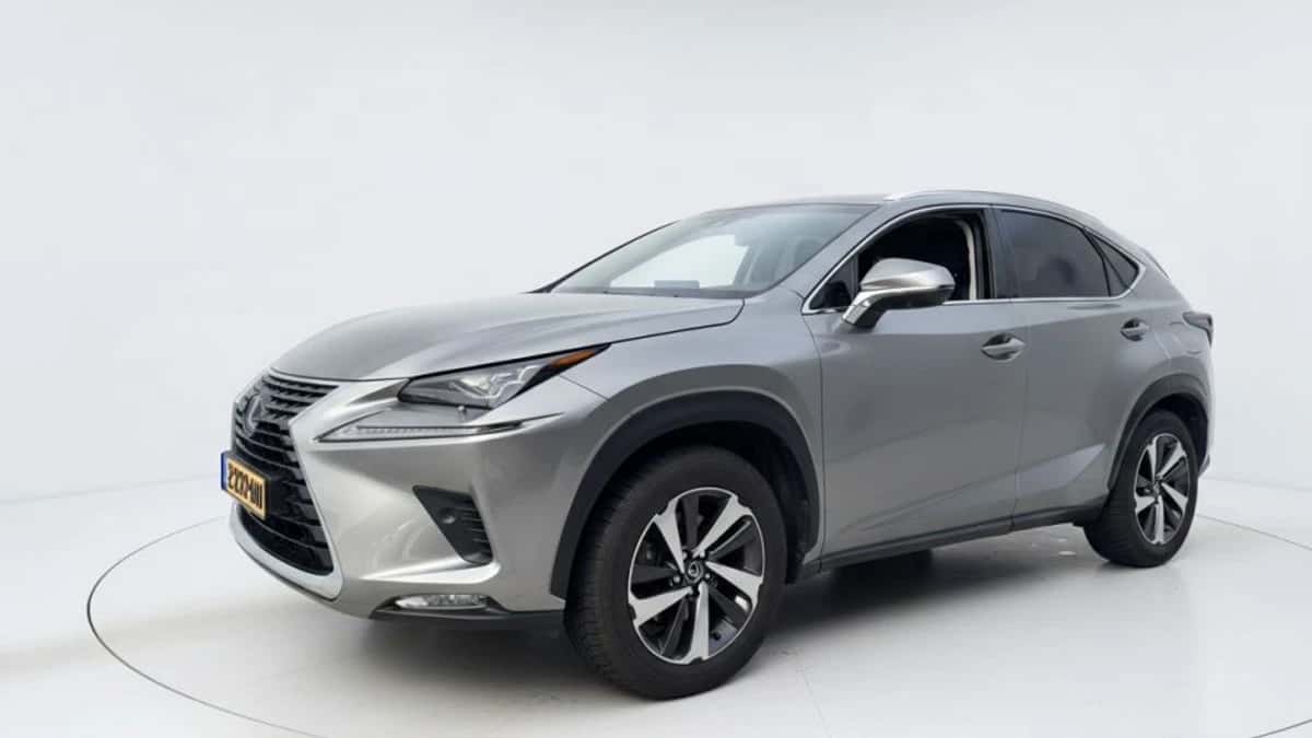 Lexus NX (2018) — foto 1