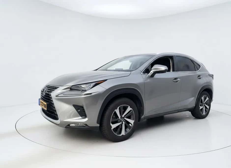 Lexus NX (2018) — foto 1