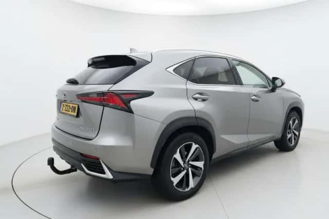 Lexus NX (2018) thumbnail 2