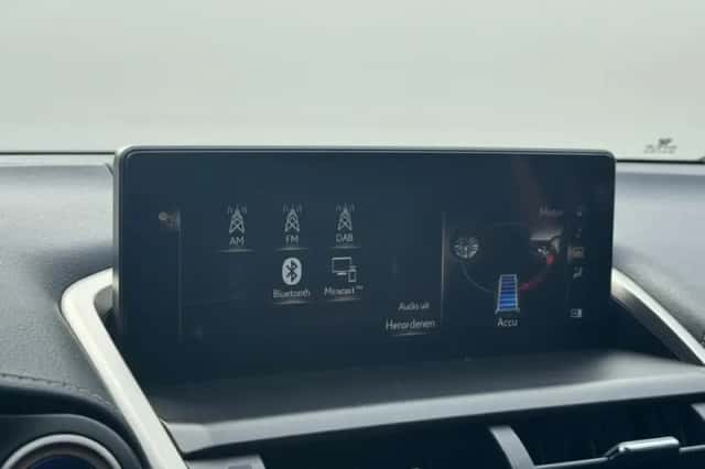 Lexus NX (2018) thumbnail 16