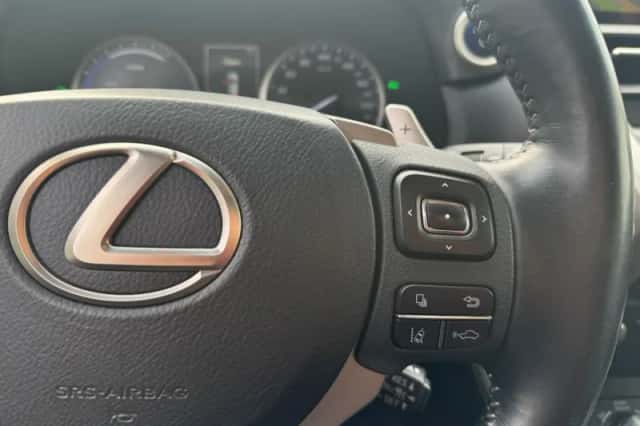 Lexus NX (2018) thumbnail 18