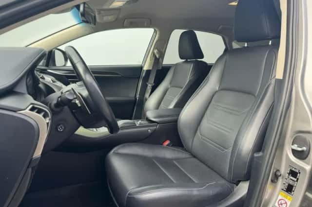 Lexus NX (2018) thumbnail 6