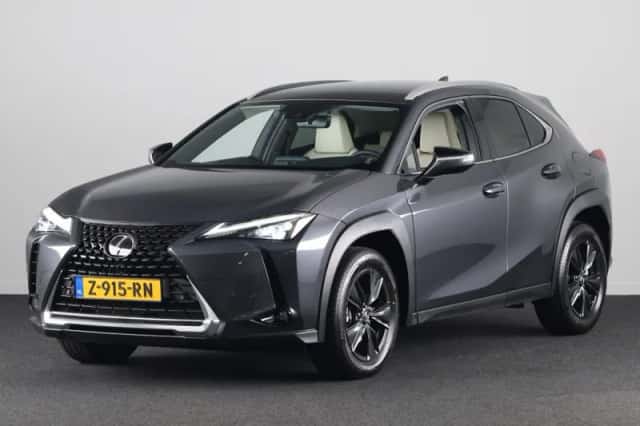Lexus UX (2024)