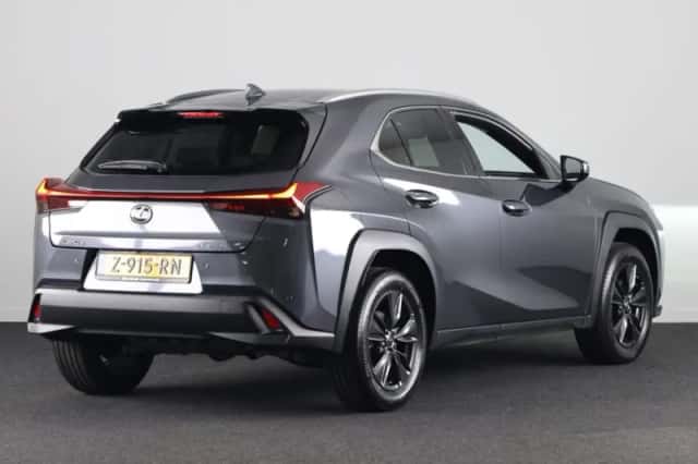 Lexus UX (2024) thumbnail 2