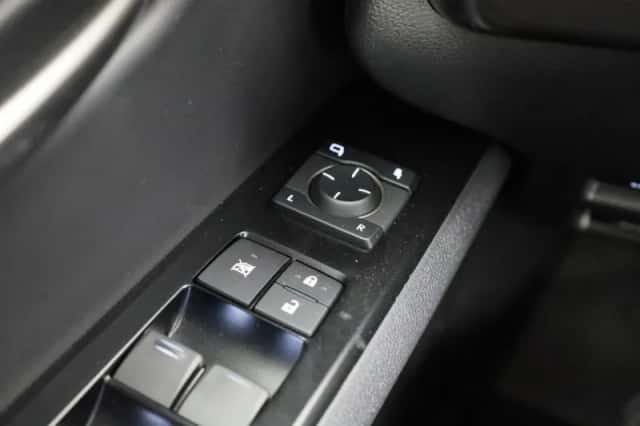 Lexus UX (2024) thumbnail 28