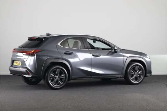 Lexus UX (2024) thumbnail 33