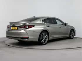 Lexus ES (2018) thumbnail 2