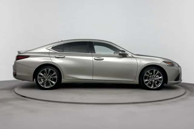 Lexus ES (2018) thumbnail 13