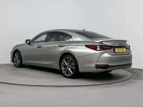 Lexus ES (2018) thumbnail 15