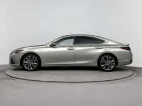 Lexus ES (2018) thumbnail 3