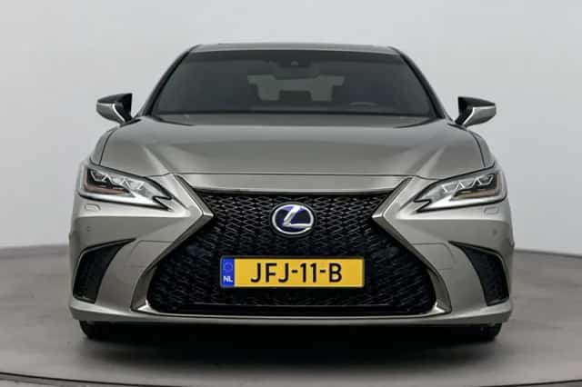 Lexus ES (2018) thumbnail 22