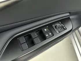Lexus ES (2018) thumbnail 24