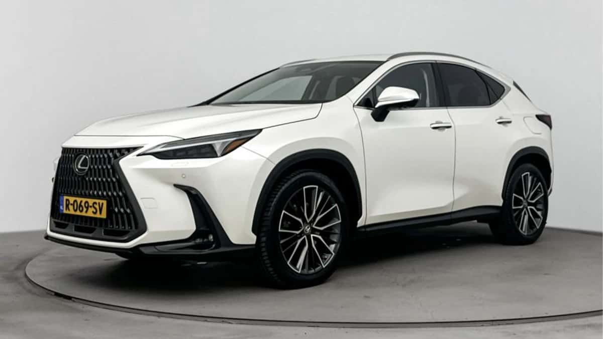Lexus NX (2022) — foto 1