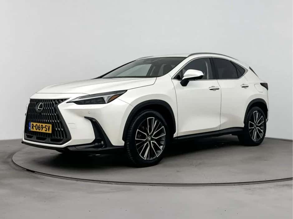 Lexus NX (2022) — foto 1