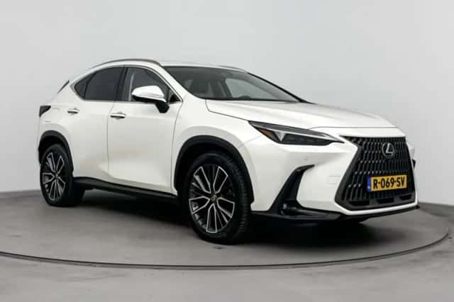 Lexus NX (2022) thumbnail 11