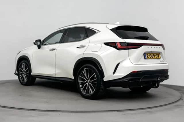 Lexus NX (2022) thumbnail 12