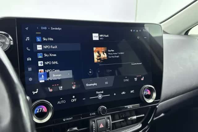 Lexus NX (2022) thumbnail 17