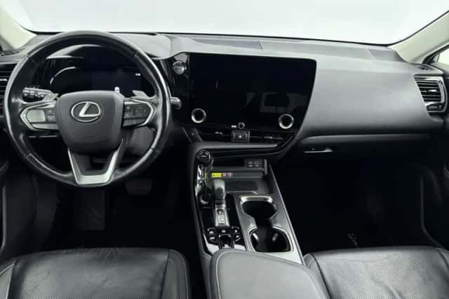 Lexus NX (2022) thumbnail 24