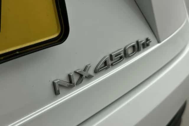 Lexus NX (2022) thumbnail 9