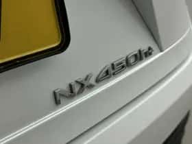 Lexus NX (2022) thumbnail 9