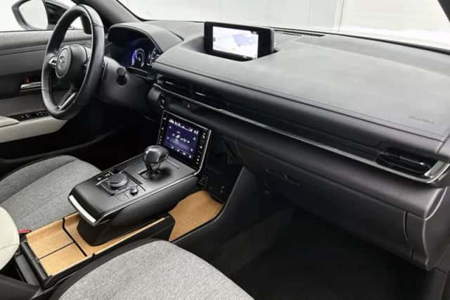 Mazda MX-30 (2024) thumbnail 6