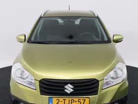 Suzuki S-Cross (2014) thumbnail 23