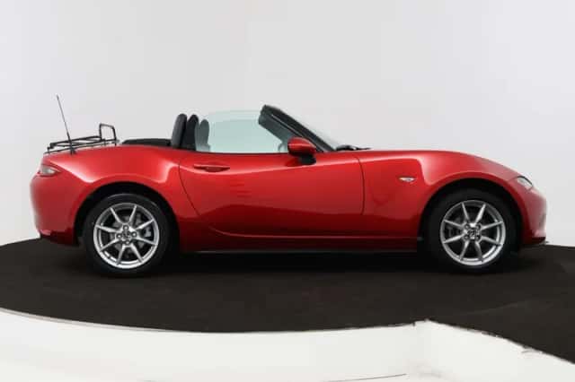 Mazda MX-5 (2017) thumbnail 12