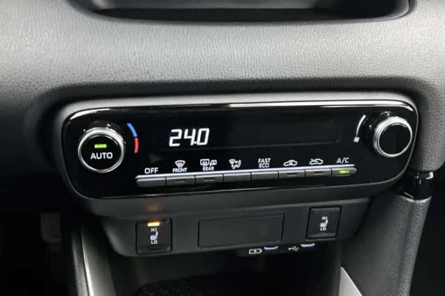 Mazda 2_Hybrid (2024) thumbnail 9