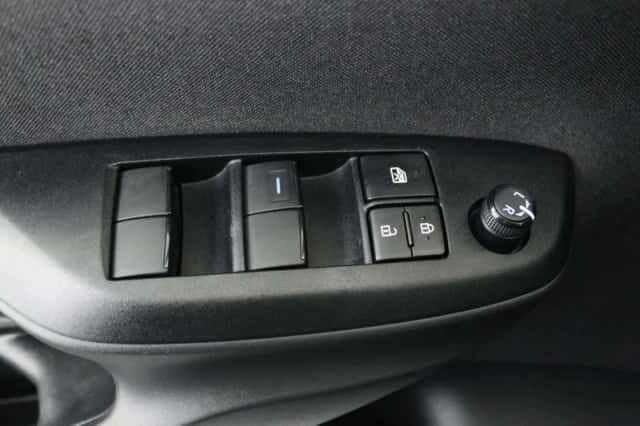 Mazda 2_Hybrid (2023) thumbnail 23