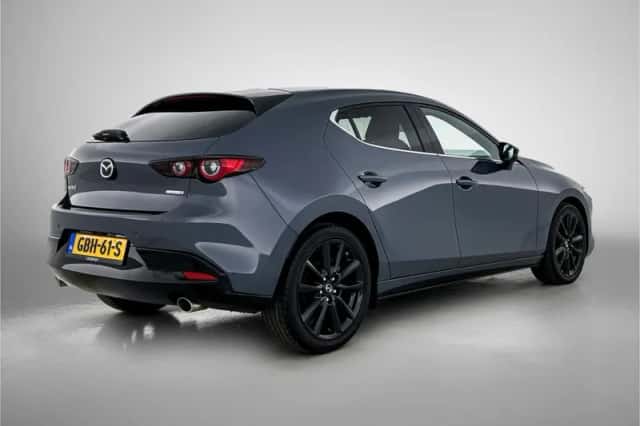 Mazda 3 (2024) thumbnail 2