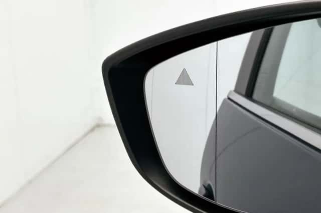 Mazda 3 (2024) thumbnail 37