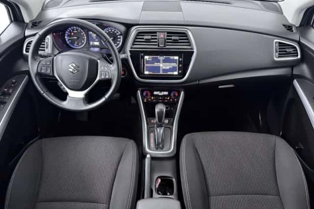 Suzuki S-Cross (2021) thumbnail 4