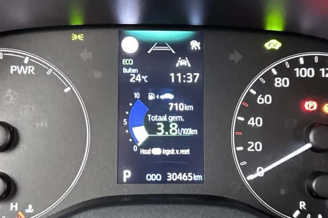 Mazda 2_Hybrid (2025) thumbnail 5