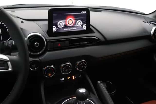 Mazda MX-5 (2023) thumbnail 6