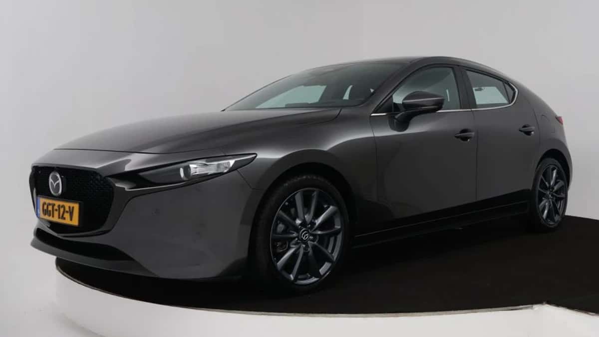 Mazda 3 (2024) — foto 1