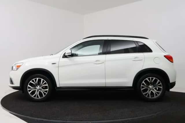 Mitsubishi ASX (2017) thumbnail 3