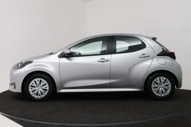 Mazda 2_Hybrid (2023) thumbnail 3