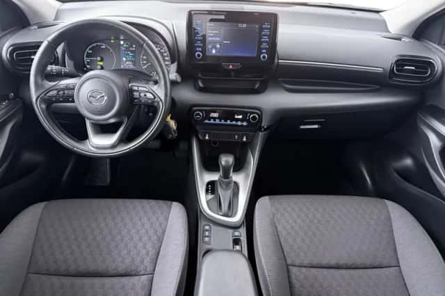 Mazda 2_Hybrid (2023) thumbnail 4