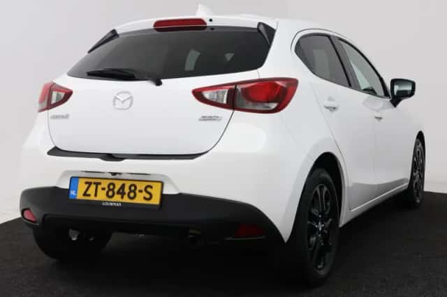 Mazda 2 (2019) thumbnail 2