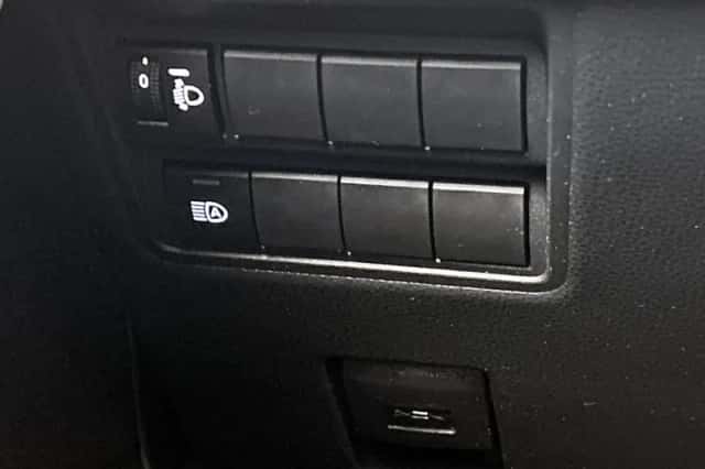 Mazda 2_Hybrid (2025) thumbnail 24