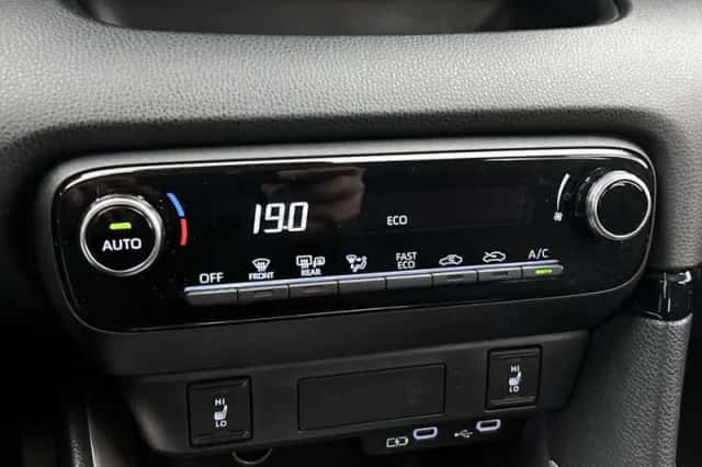 Mazda 2_Hybrid (2025) thumbnail 8