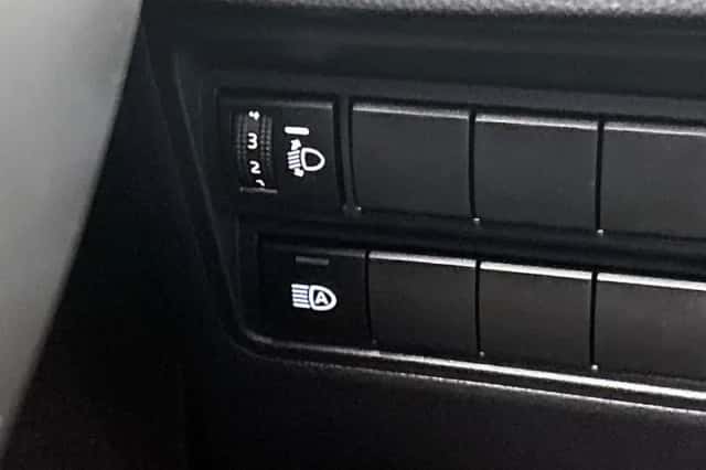 Mazda 2_Hybrid (2024) thumbnail 25