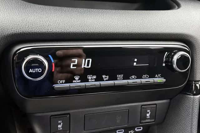 Mazda 2_Hybrid (2024) thumbnail 8