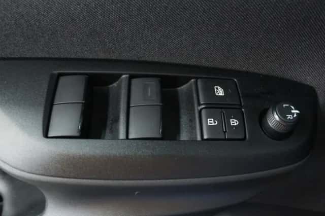 Mazda 2_Hybrid (2025) thumbnail 24