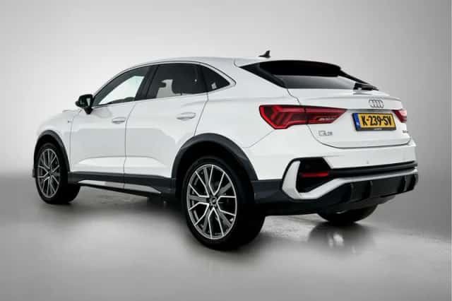 Audi Q3 (2021) thumbnail 12