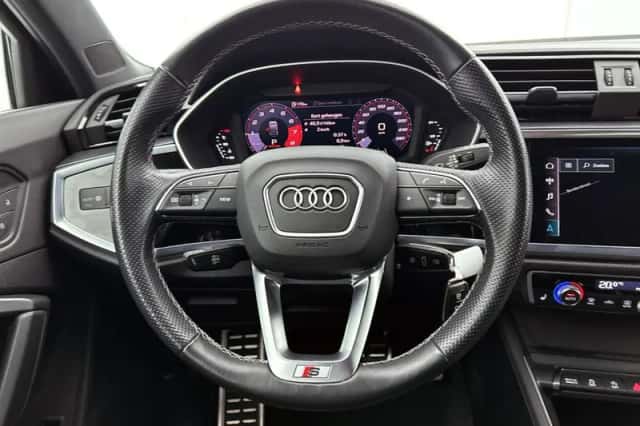 Audi Q3 (2021) thumbnail 16