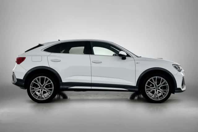 Audi Q3 (2021) thumbnail 10