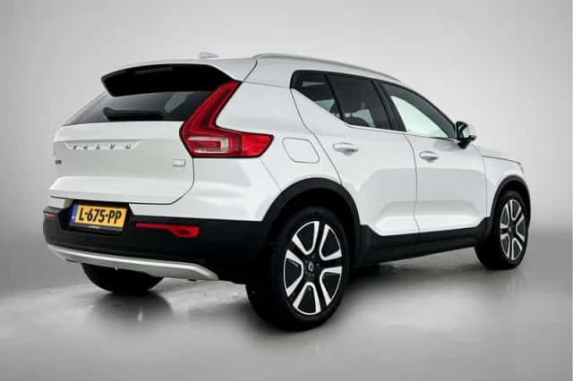 Volvo XC40 (2021) thumbnail 3