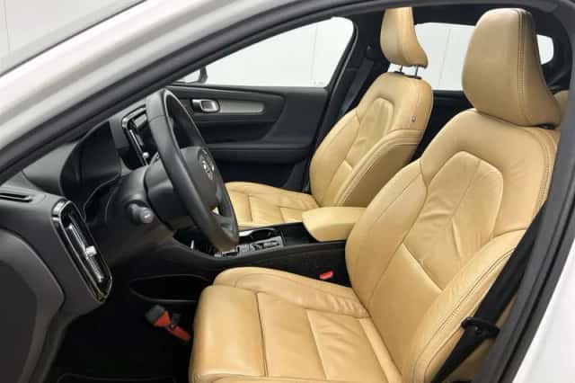 Volvo XC40 (2021) thumbnail 5